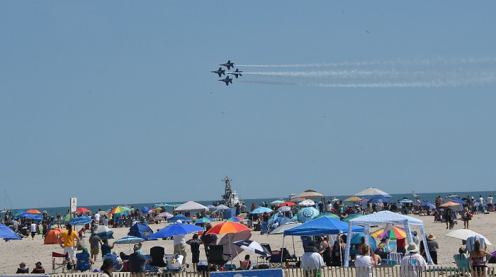 FourLeaf Air Show at Jones Beach State Park, Long Island, Memorial Day weekend, © Karen Rubin/goingplacesfarandnear.com