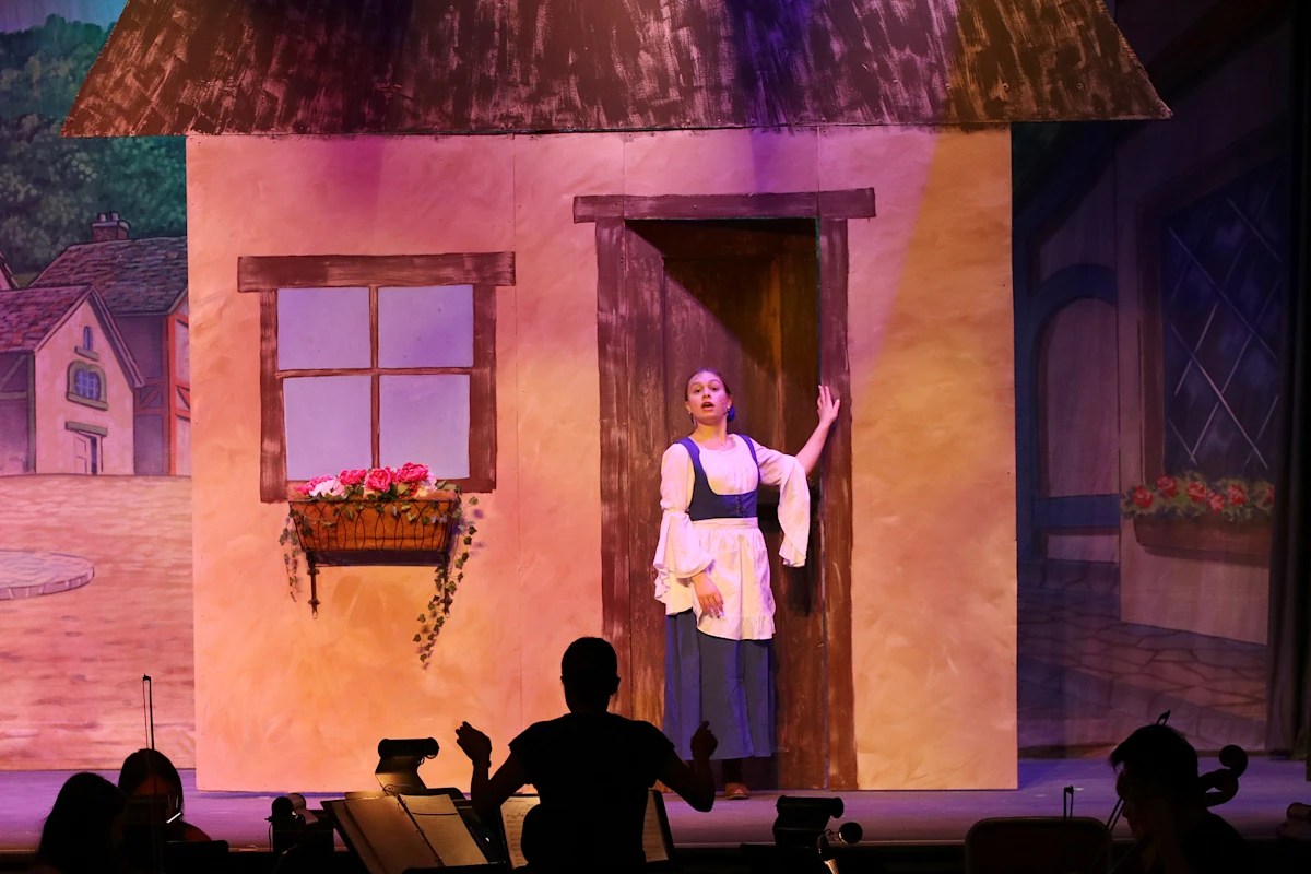 Great Neck North High School student Lindsay Stoller was nominated for the 2025 Outstanding Performer Award, part of the Roger Rees Awards for Excellence in Student Performance.