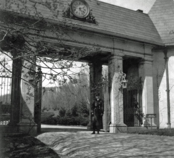 Telecommunications tycoon Clarence Mackay owned the former Harbor Hill Estate in East Hills from 1902 until he died in 1938.