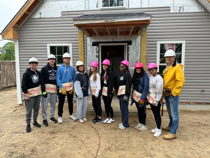 Roslyn High School Habitat for Humanity students build hope.