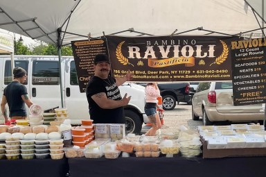 Long Island Growers Market returns to Roslyn for 18th year.