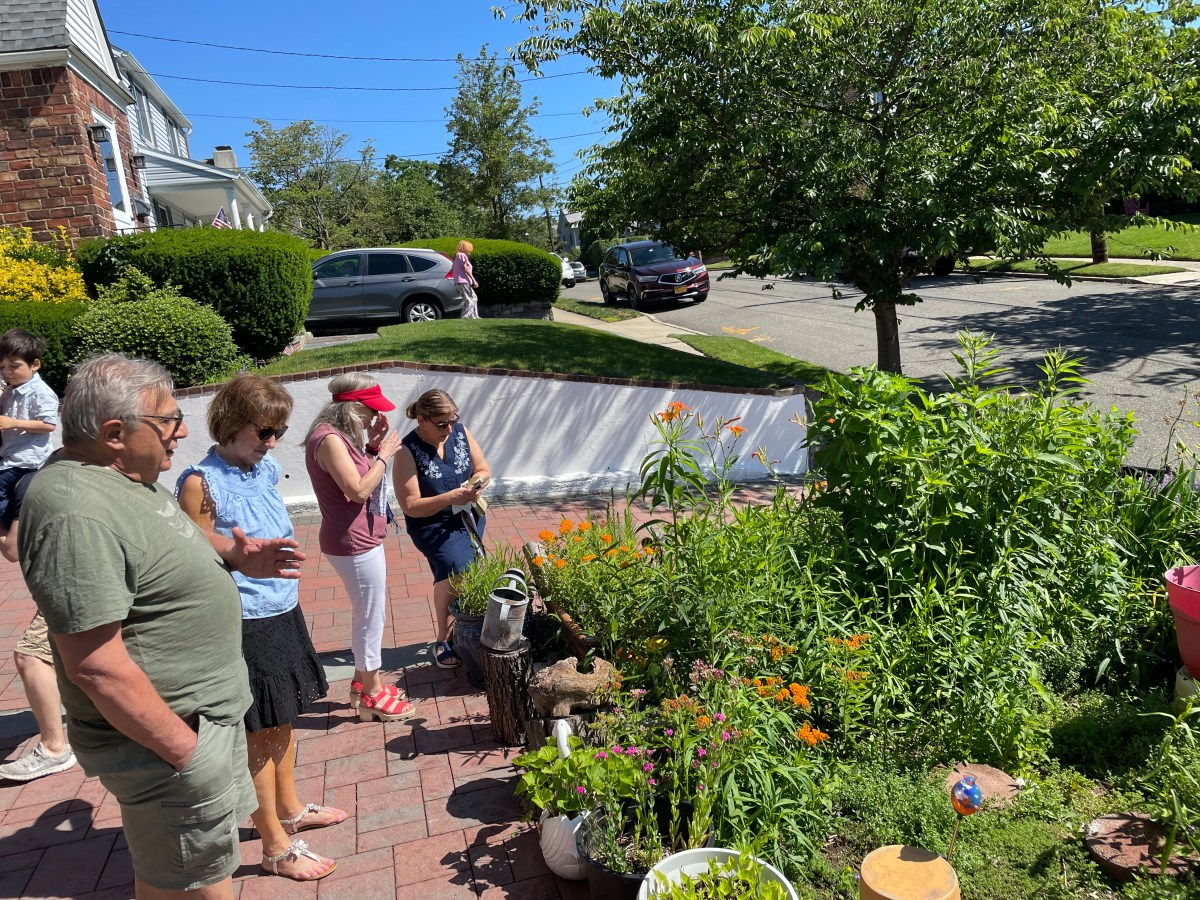 The Sustainable Garden Tour gives residents the opportunity to speak with homeowners whose gardens are made up of sustainable, water-friendly plantings and pick up ideas that they can bring home to their own properties.