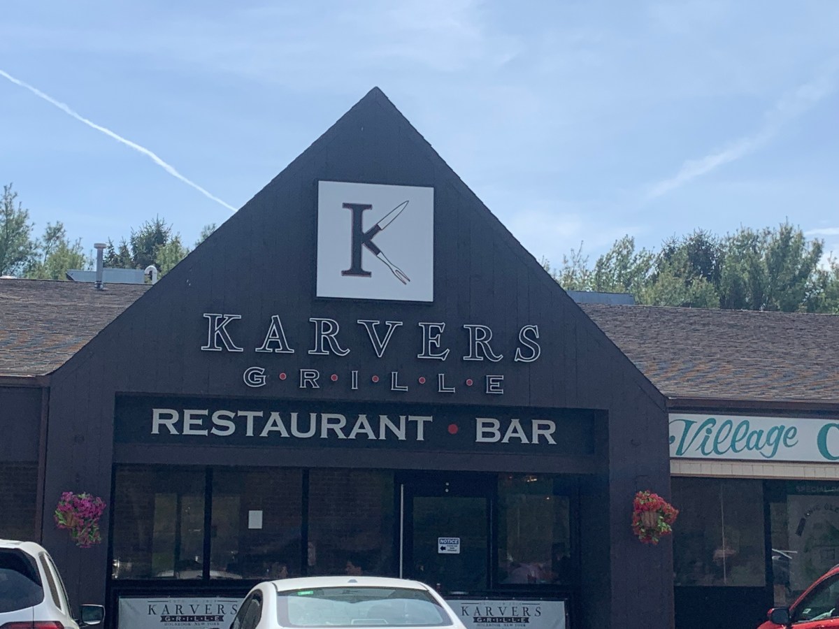 Long Islanders voted Karver's Grille the Best Onion Rings in the 2025 FourLeaf Best of Long Island contest.