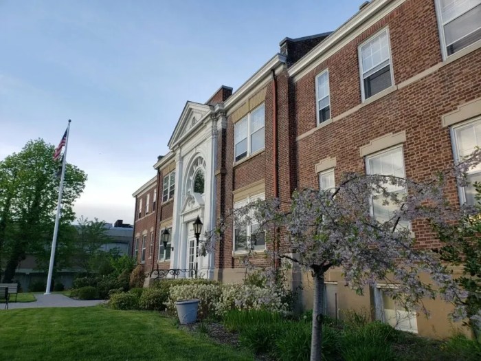 The North Hempstead Town Board approved the transfer of $1.2 million from its sidewalk repair fund for the purchase of LED lights, which was opposed by both board Democrats and many town residents.