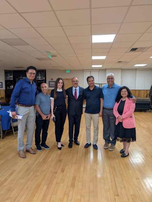 Roslyn Country Club Civic Association hosts meetings where members are welcome to vote, run for office and suggest events or initiatives.