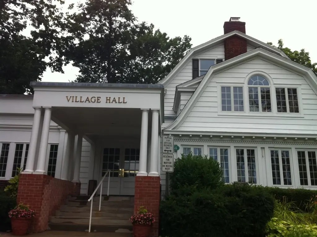 Great Neck Estates resident and zoning board of appeals member Kamran Hekmati "advocated for Iran," Village of Great Neck mayor Pedram Bral said.