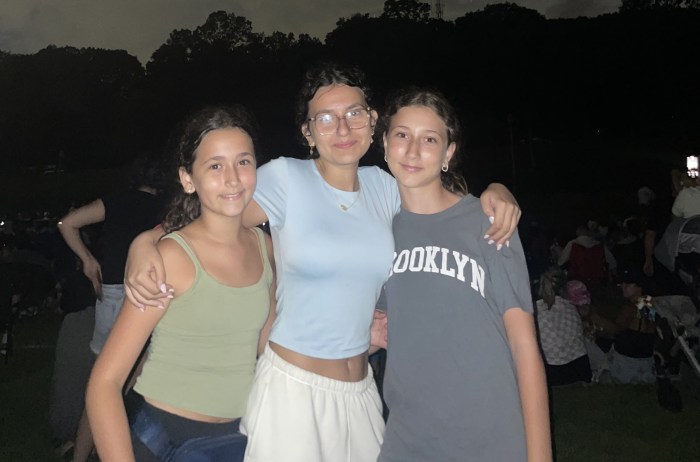 Cousins Mariana Mili, Juliana Mili and Diana Mili enjoyed a family night out.