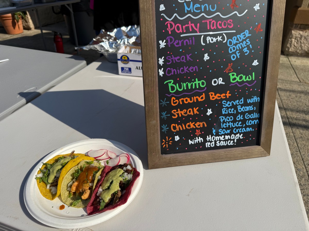 La Casa opened on Railroad Avenue in Wantagh and provides customers with a wide variety of fresh Hispanic food.