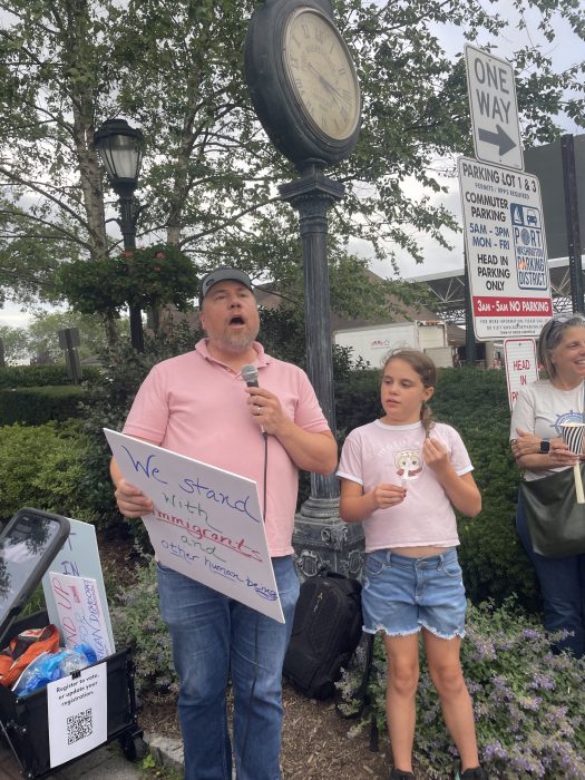 Stan Lacy and his daughter, Megan Lacy, led the crowd through songs.