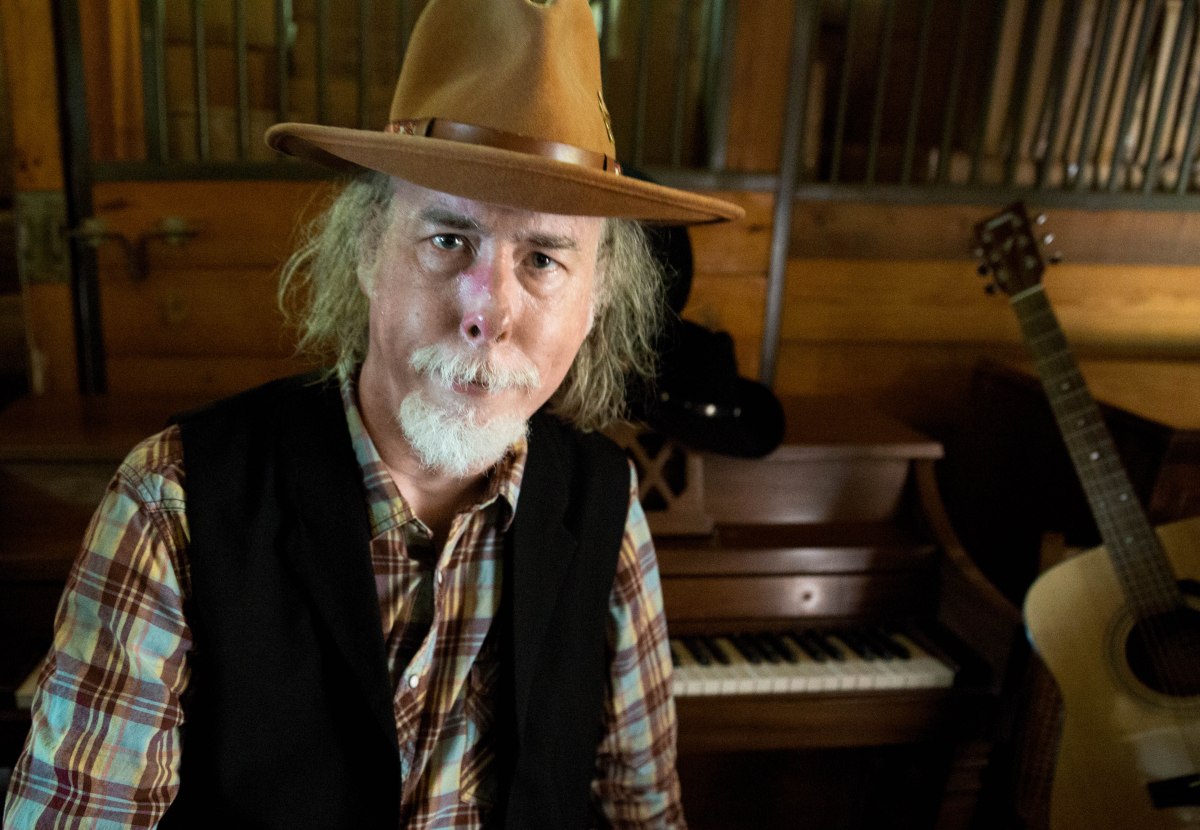 New York-based Tennessee Walt will perform a Kris Kristofferson tribute at the Port Washington Library.