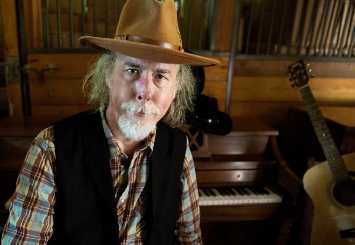 New York-based Tennessee Walt will perform a Kris Kristofferson tribute at the Port Washington Library.