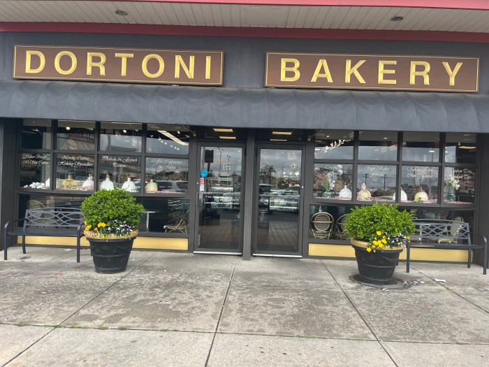 Dortoni Bakery, winner of Best Wedding Cakes on Long Island 2025
