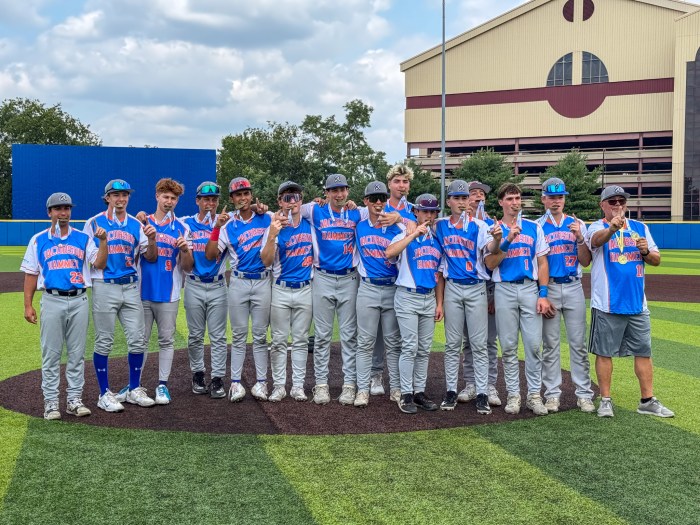 Sid Jacobson JCC 17U baseball team won gold at the Maccabi Campus Games.