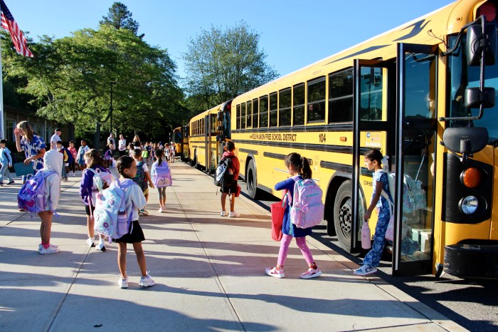 Students arriving at Harbor Hill for the first day of school.