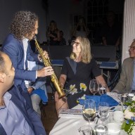 Kenny G. and Andrea Leeds during the 2022 North Shore Child and Family Guidance Center’s Bright Futures Gala.