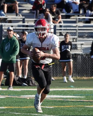 Mineola quarterback