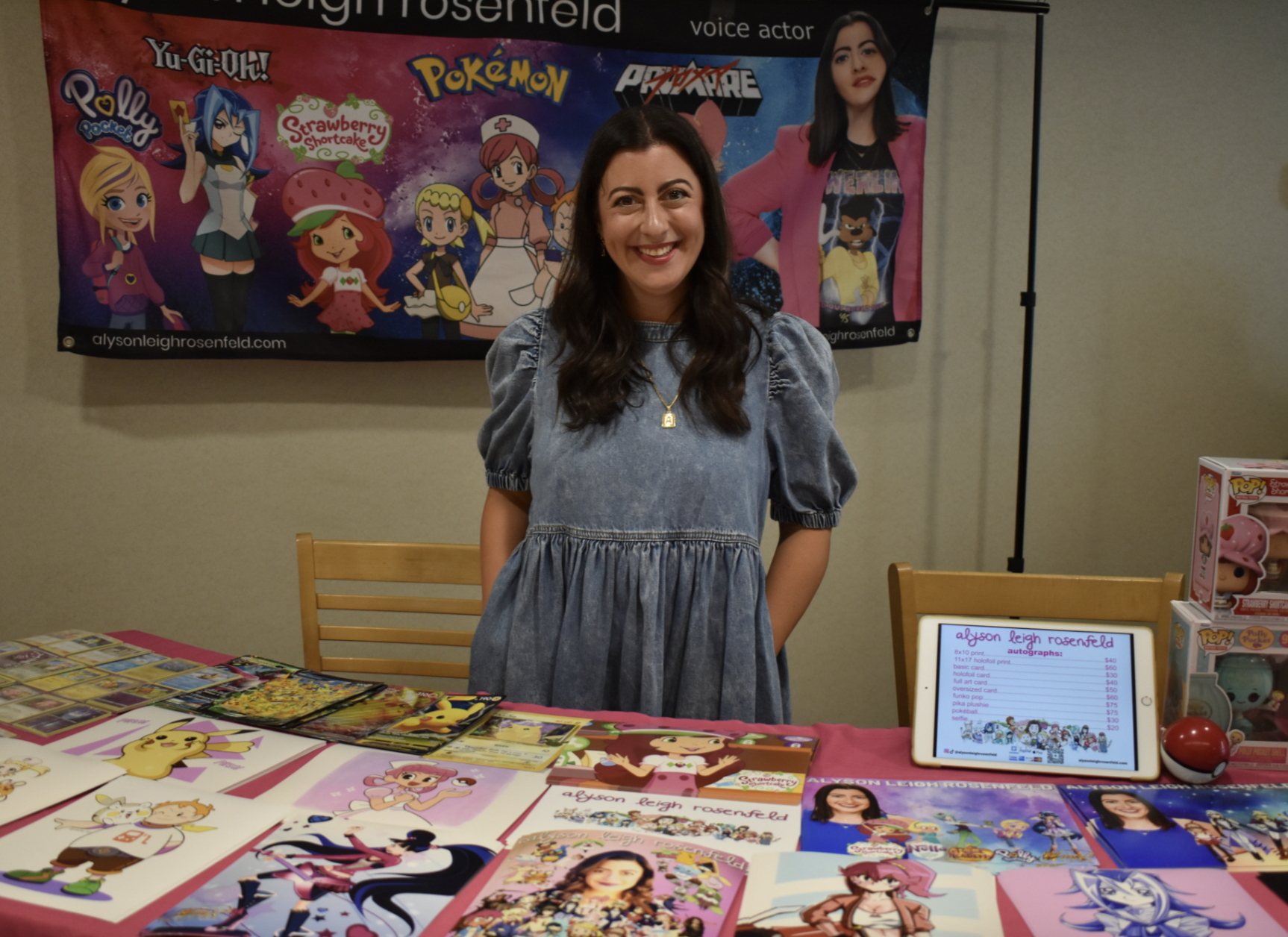 Voice actress Alyson Leigh Rosenfeld visited Sy-Con for a Q&A and discussion.