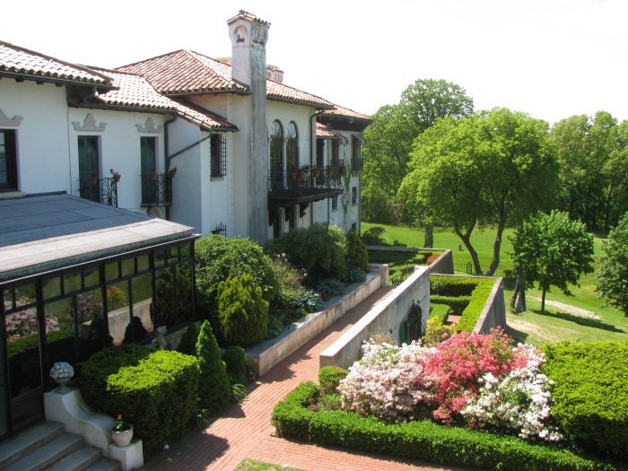 Gatsby mansions