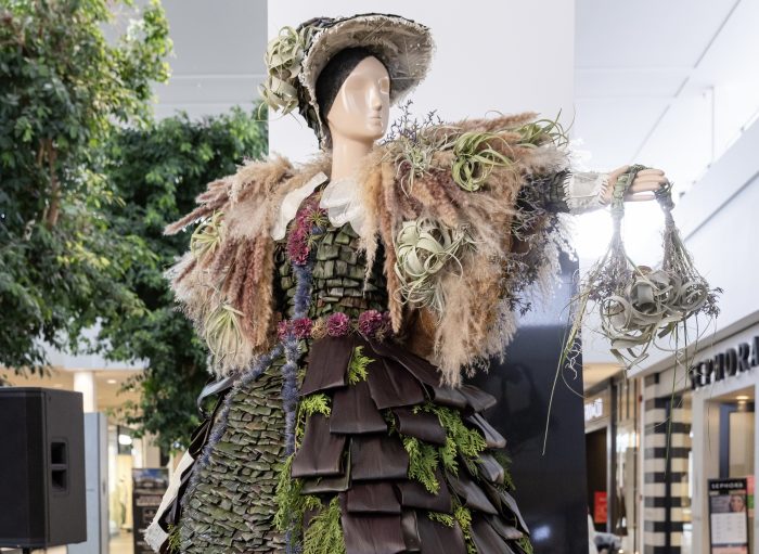 Fleurs de Villes will display 17 floral installations at Americana Manhasset.