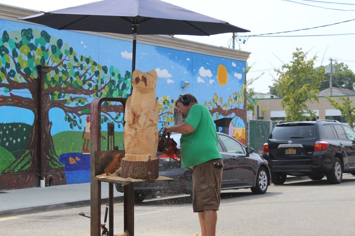 Westbury Arts participated in the fair with Greg the woodcarver performing a live demonstration.