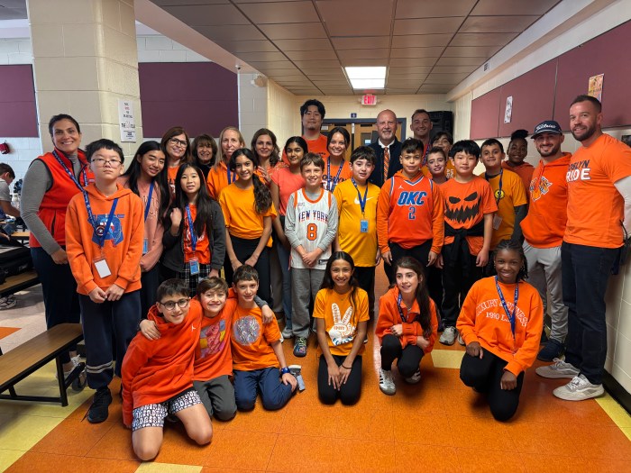 Roslyn Middle School students with administrators and faculty on Unity Day.