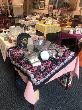 A bazaar tag sale at Temple Isaiah of Great Neck will feature antiques, artwork, vintage clothing, books, handbags and more.