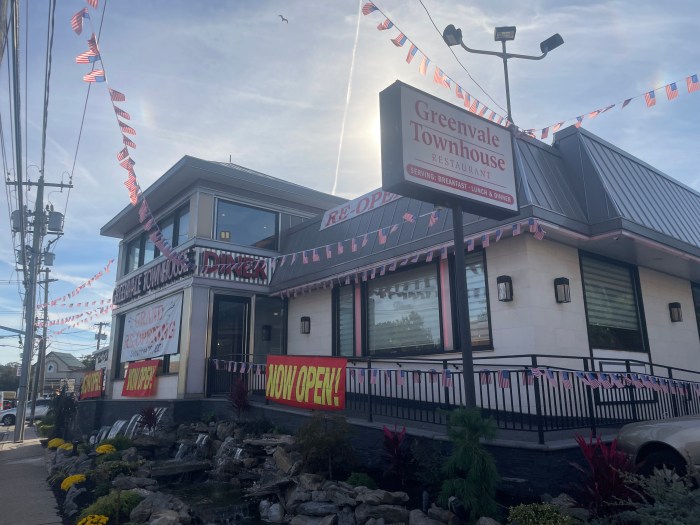 Greenvale Townhouse Diner reopened its doors after a fire broke out in its kitchen in March.