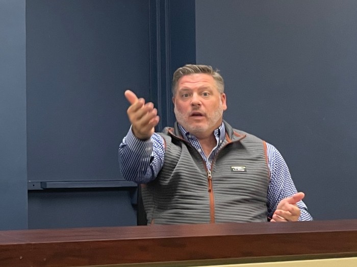 Port Washington North Trustee Matthew Kepke expressed his concern during Tuesday night’s board of trustees meeting, where he voted against extending Bombay Kitchen’s conditional-use permit at 85 Channel Drive.
