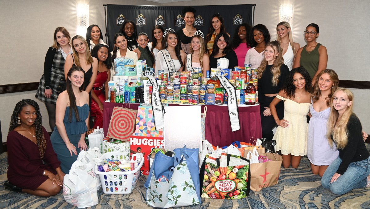 Miss Long Island pageant contestants joined with Island Harvest to combat hunger on Long Island.
