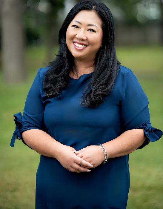 Juleigh Headshot e1761680791419