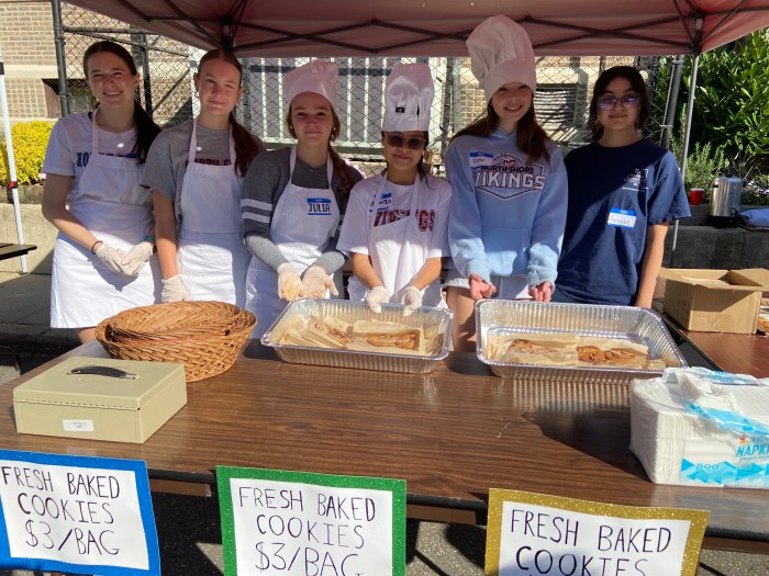 North Shore High School Key Club members baked cookies at the Kiwanis Mini Mart.