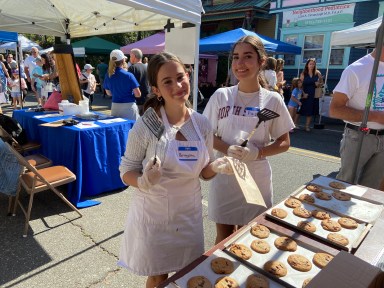 North Shore High School Key Club members baked cookies at the Kiwanis Mini Mart.