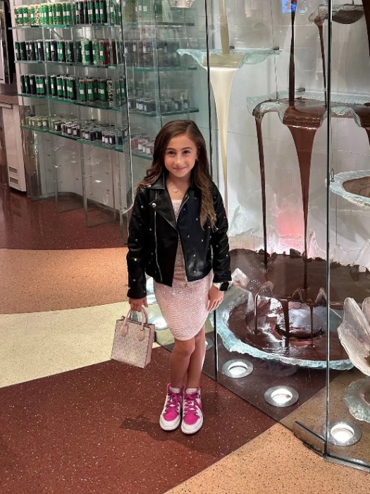 Sydney Stark, 9, has started her own business and will be at a pop-up event in Syosset.
