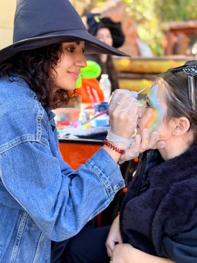 Roslyn Estates held it's annual Halloween Party hosted by the Roslyn Estates Civic Association.