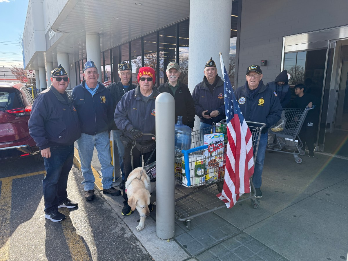 American Legion Post 1711 raised money for veterans in need during the holiday season.