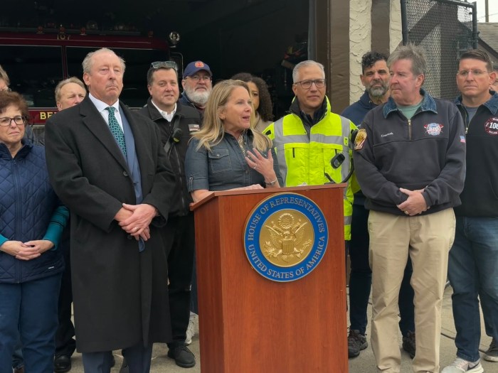 U.S. Rep. Laura Gillen thanked Bellerose Village officials while awarding them the grant.