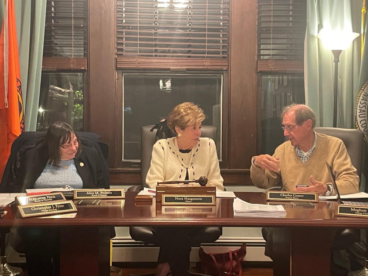 The Baxter Estates Board of Trustees addressed a residents' concerns over the cancellation of the village's leaf pickup program.