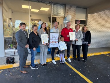 Lice Lifters of Nassau County, a new business providing head-care and treatment, held a ribbon-cutting ceremony with the Wantagh Chamber of Commerce.