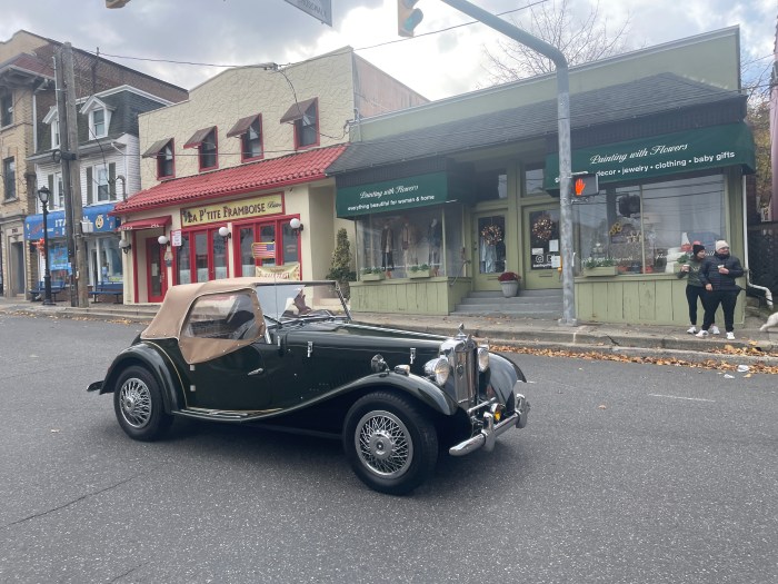 Veteran Ken Kraft with his car he built. 