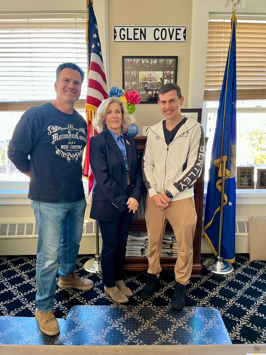 Joe LaPadula, Glen Cove City mayor Pam Panzenbeck and Joe DeMartino (L. to R.) at the city's second annual fundraiser that raised over $9,000 for first responders.