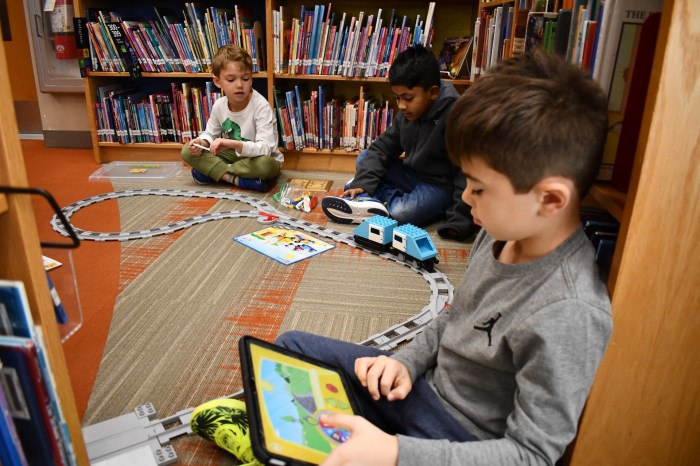 Second graders practice cognitive flexibility in school.
