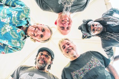 Béla Fleck & the Flecktones are performing Christmas hits at Stony Brook on Dec. 13.