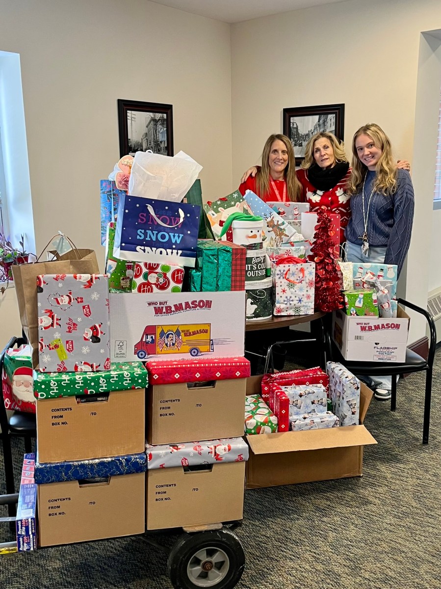 A holiday collection to support a Deasy School family in need has helped make the season brighter in Glen Cove.