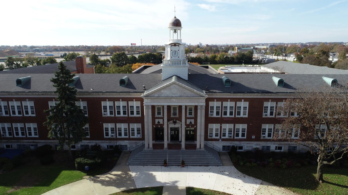Floral Park-Bellrose School front view