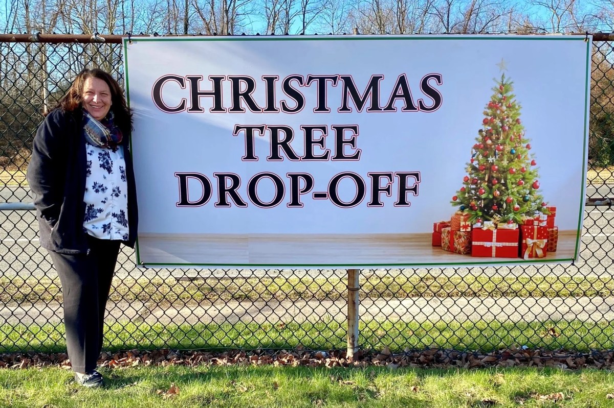 Council Member Mariann Dalimonte at Mulchfest.