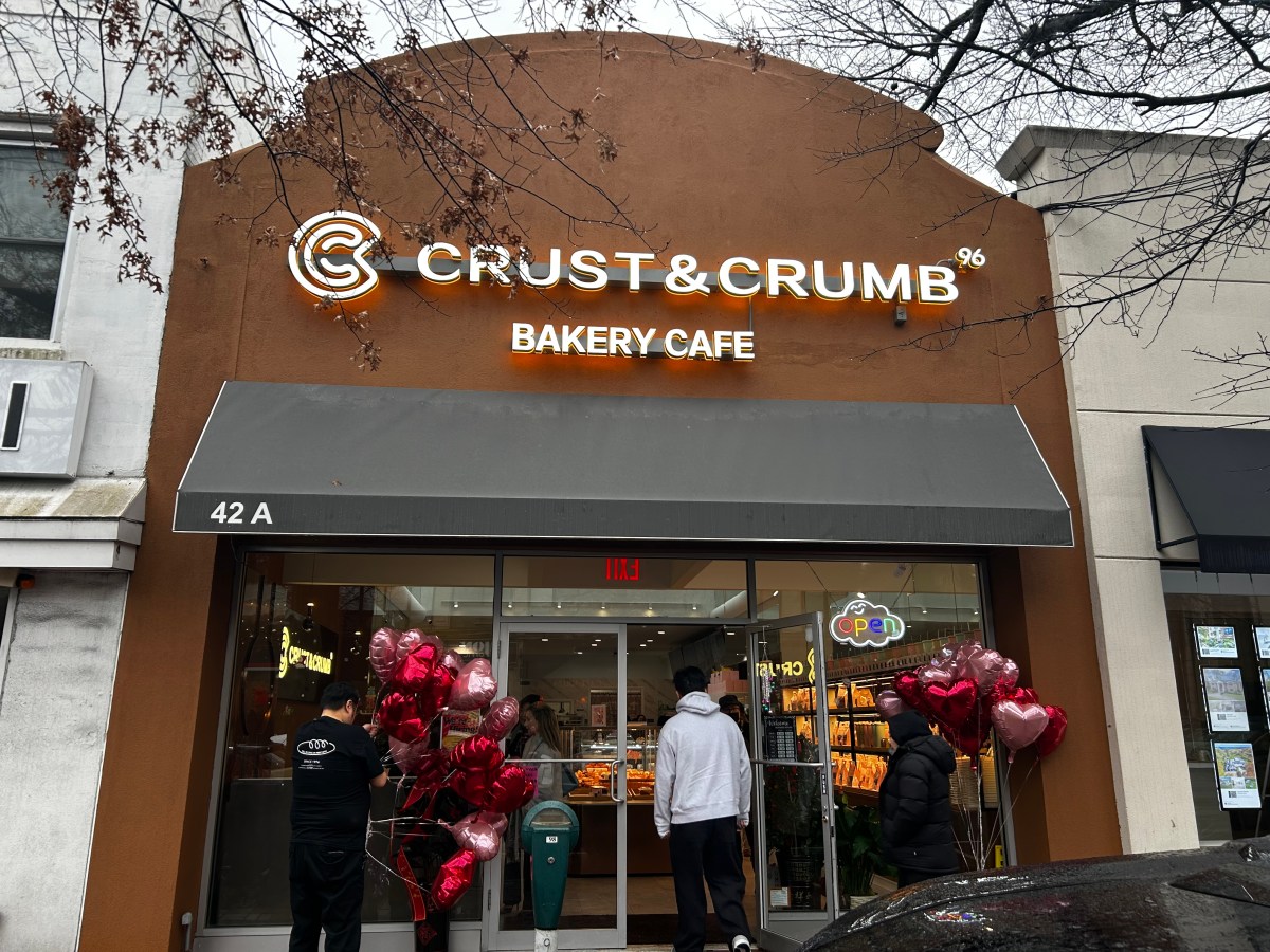 Taiwanese bakery opens in Great Neck Plaza