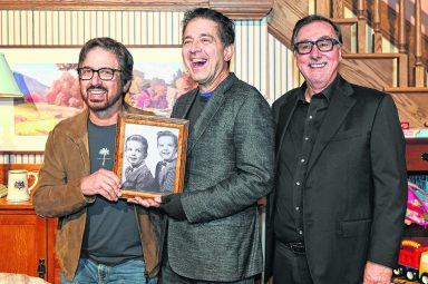 Image 3 Ray Romano with his Brother Richard Romano & LIMEHOF Chairman Ernie Canadeo (1)