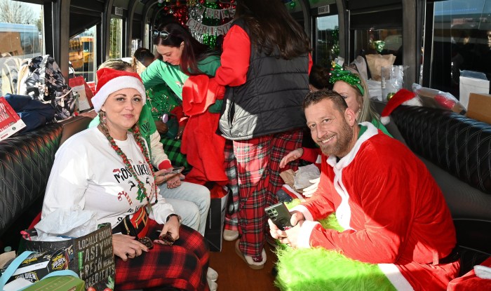 image 6 amanda bulzoni heads team mr. lightning