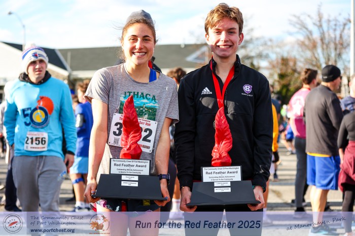 Top female winner, Lola Gitlin and Top male winner, William Schimitisch of the Port Washington Thanksgiving Run 2025.