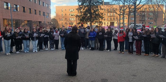 Mineola students performed carols for the NYU Langone community.